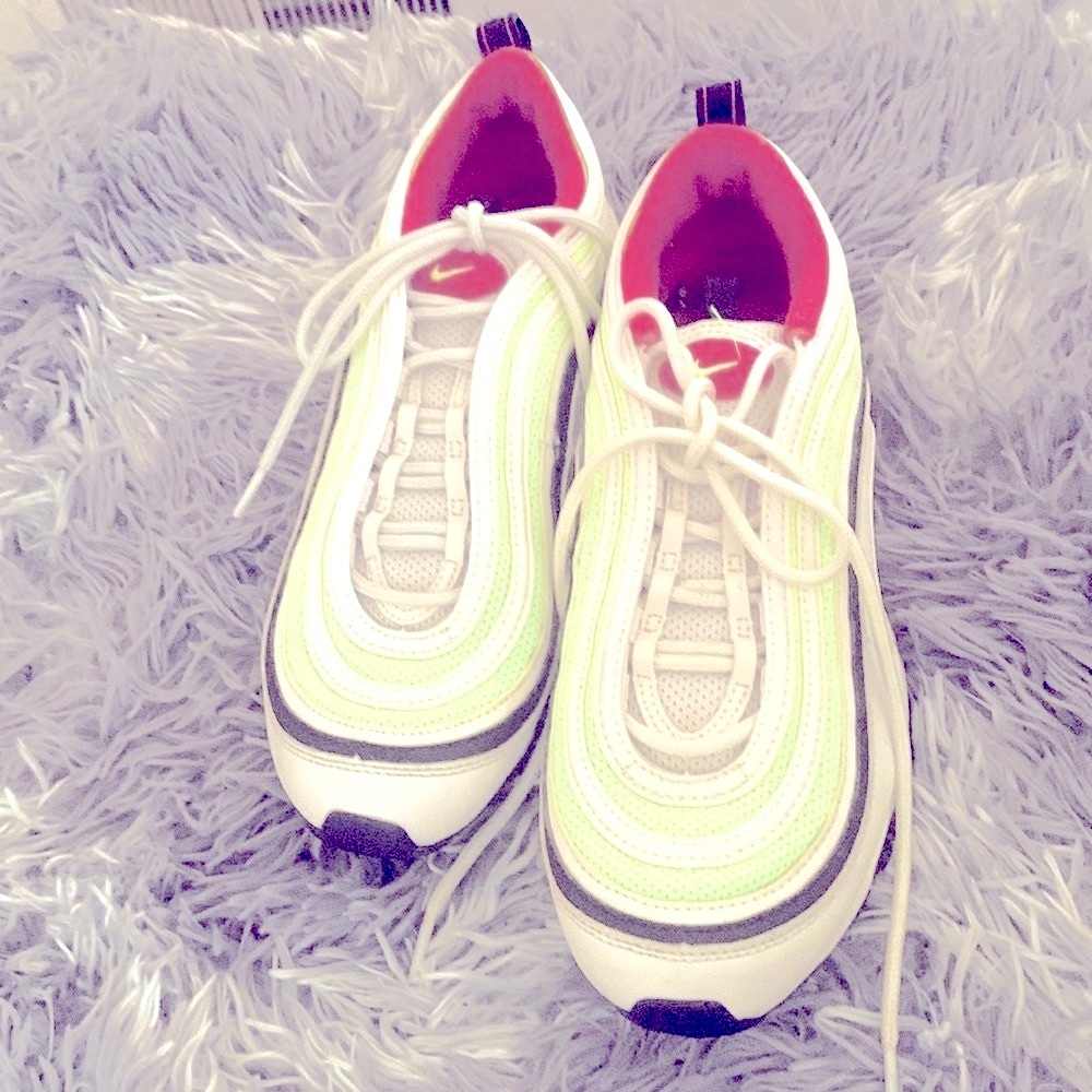 Nike Air Max green white great condition